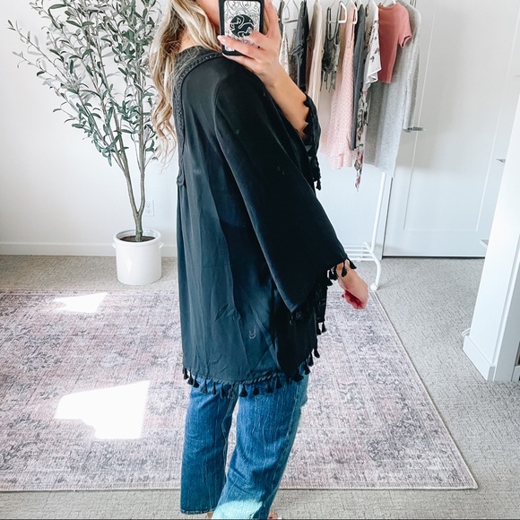 AUGUST SILK Black Boho Fringe Kimono - Picture 3 of 9
